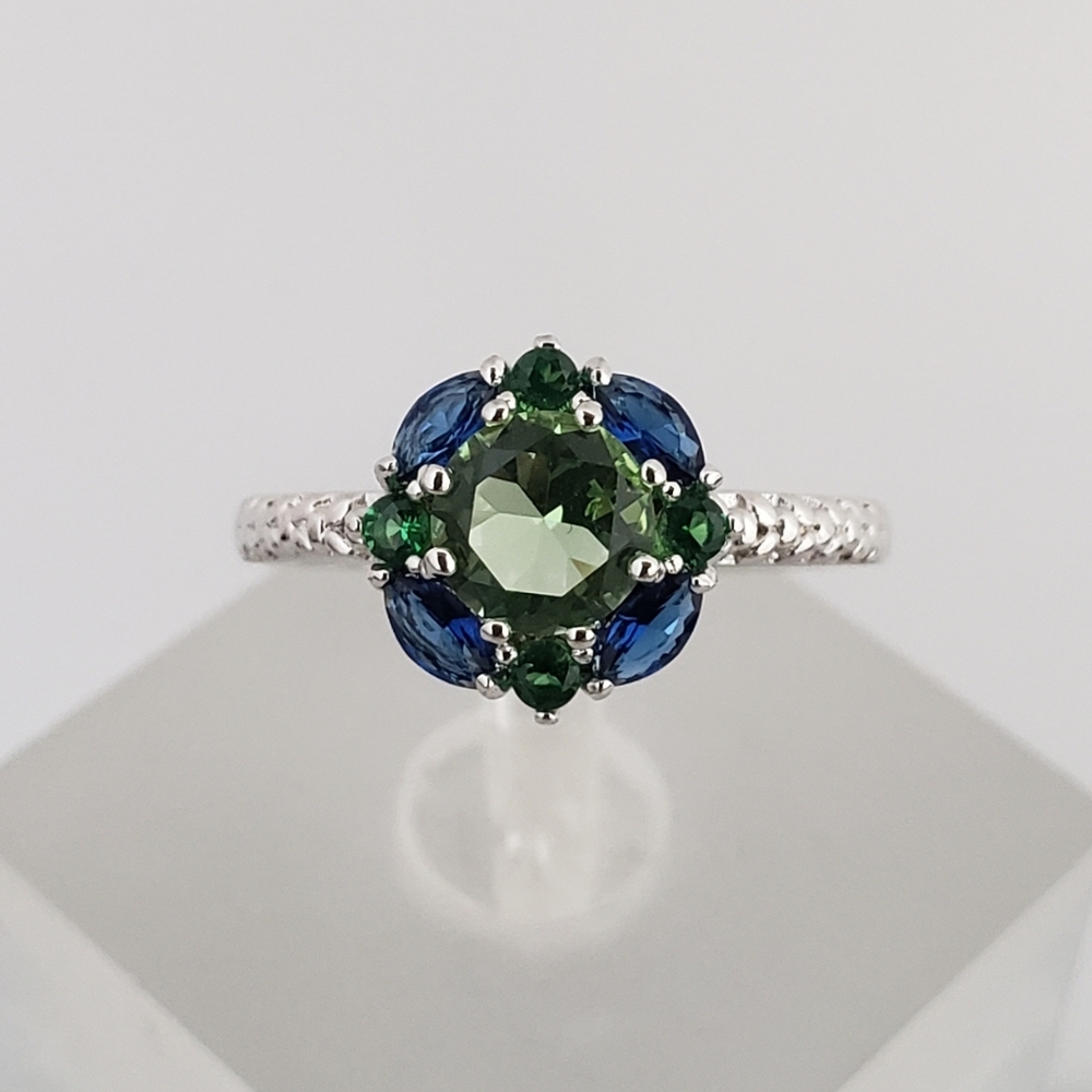 18k Mandala Ring - Picture 2 of 8